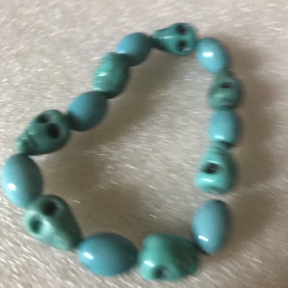 Turquoise Skull Bead Stretch Bracelet
